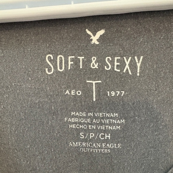 American Eagle Shirt - Picture 2 of 2